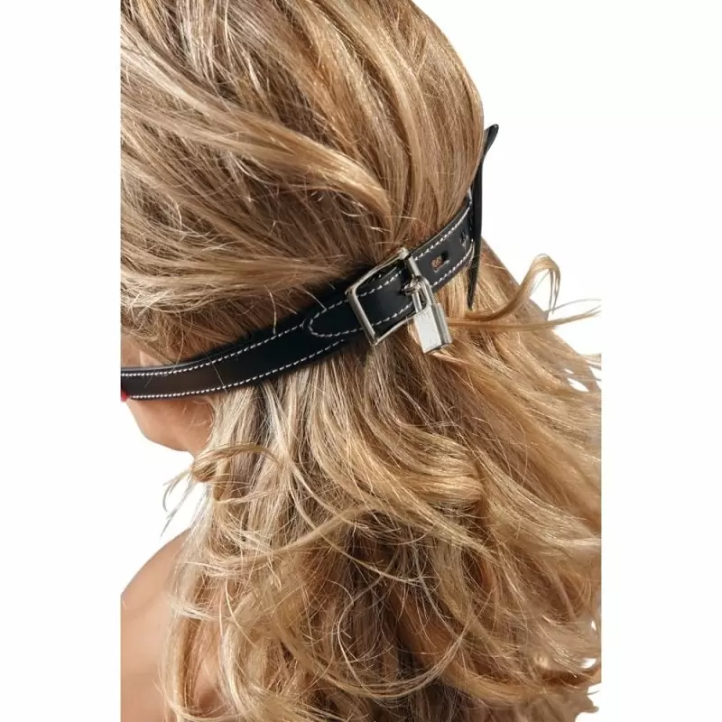 Фиолетовый безремневой анальный страпон «Natural Seduction» и Кляп с фиксацией на голове Bad Kitty «Knebel»  