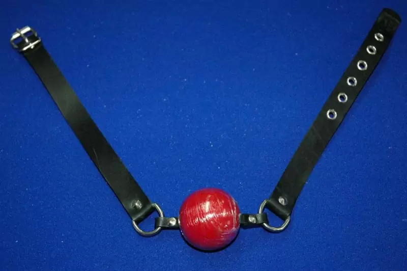 Красный кляп «Замолчи»