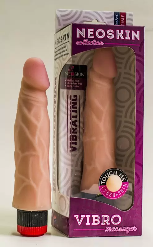 Дилдо с вибрацией NeoSkin 18,5 x 4 см – телесный