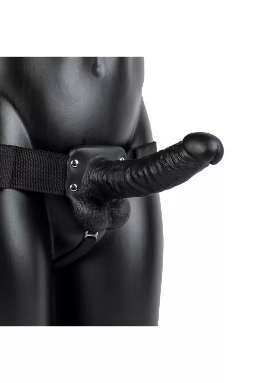 Реалистичный страпон RealRock (фаллопротез) с мошонкой, черный - 7''/ 18 см