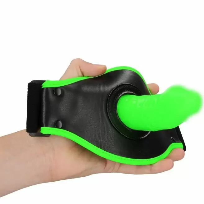 Страпон с креплением на ногу Shots toys, 14,5 см, люминесцентный, силикон, зеленый с черным