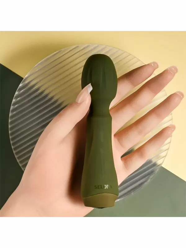 Компактный вибратор Evolved Heartfelt, 13,4 см, с кристаллом, 10 режимов, силикон, хаки