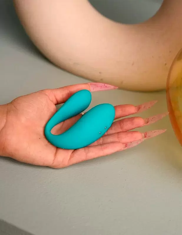 Парный вибратор Amovibe TWIN Tiffani, 8 см, 4 режима, управление через приложение, силикон, тиффани