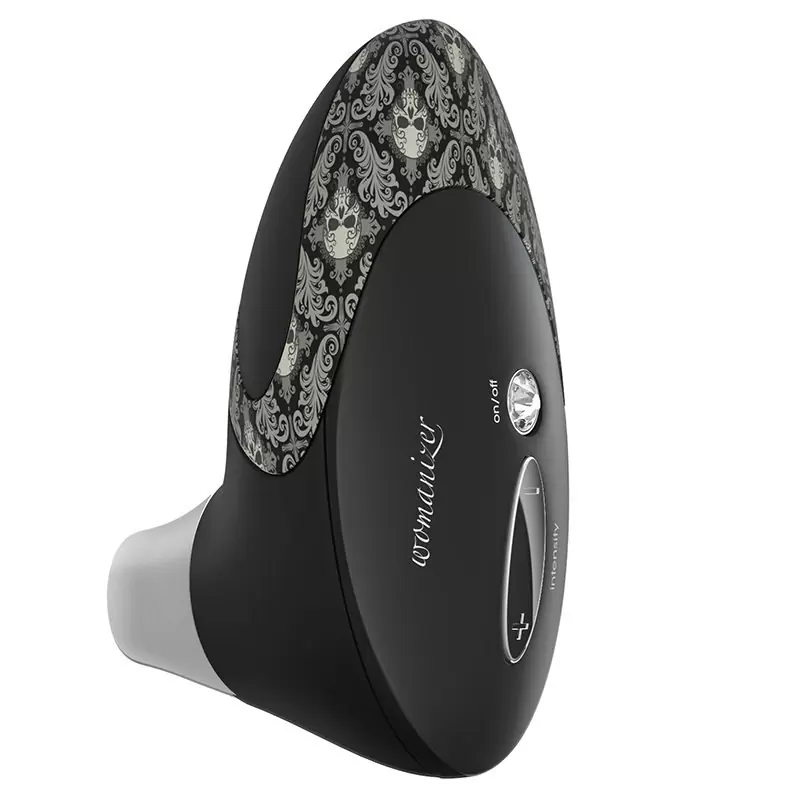 Бесконтактный клиторальный стимулятор Womanizer Pro – черный с белым (тату)