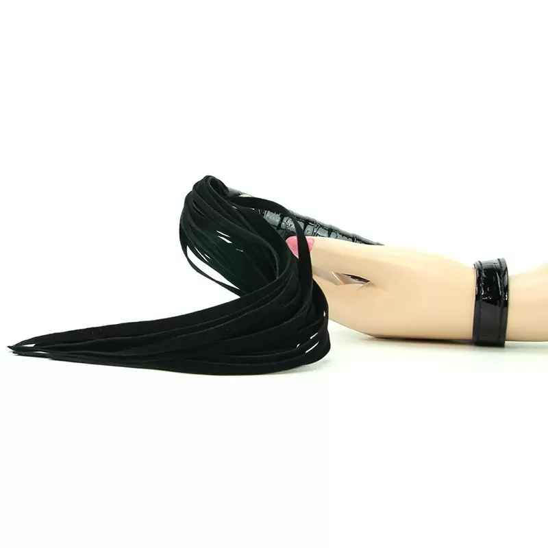 Плетка Fetish Fantasy Gold черная с золотом