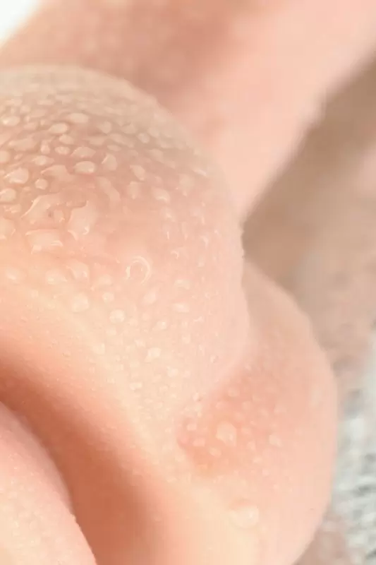 Реалистический фаллоимитатор на присоске TOYFA RealStick Elite с ротацией - телесный