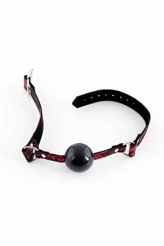 Силиконовый кляп на кружевном ремешке 78 см TOYFA Marcus – красный