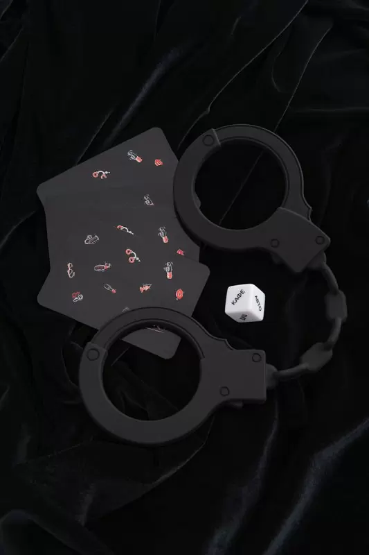 Игра в доминирование и подчинение «СКОВАННЫЕ ЛЮБОВЬЮ»