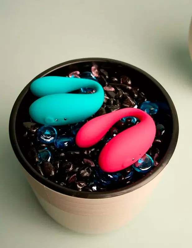 Парный вибратор Amovibe TWIN Tiffani, 8 см, 4 режима, управление через приложение, силикон, тиффани