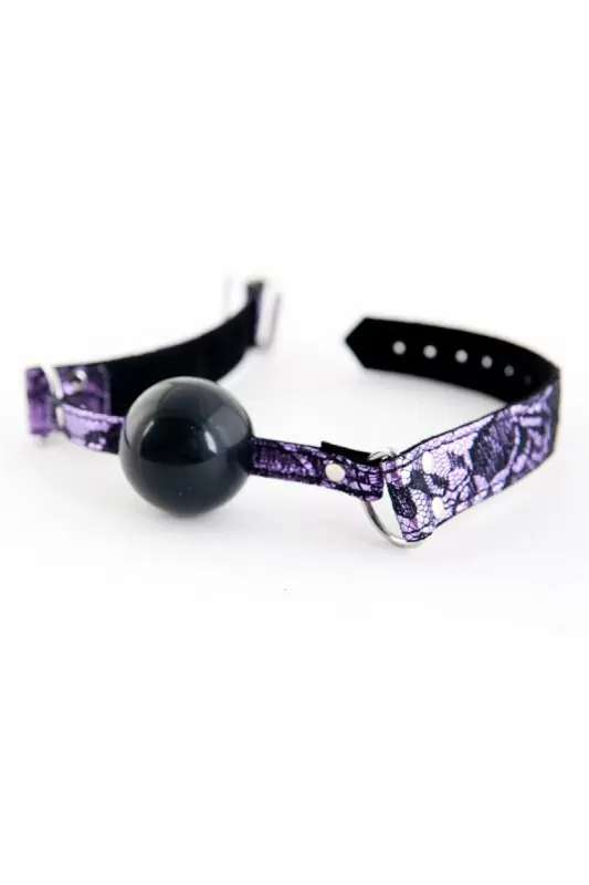 Силиконовый кляп на кружевном ремешке 62 см TOYFA Marcus – пурпурный