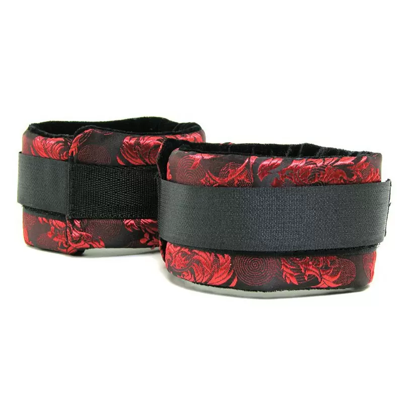 Наручники атласные Scandal Universal Cuffs