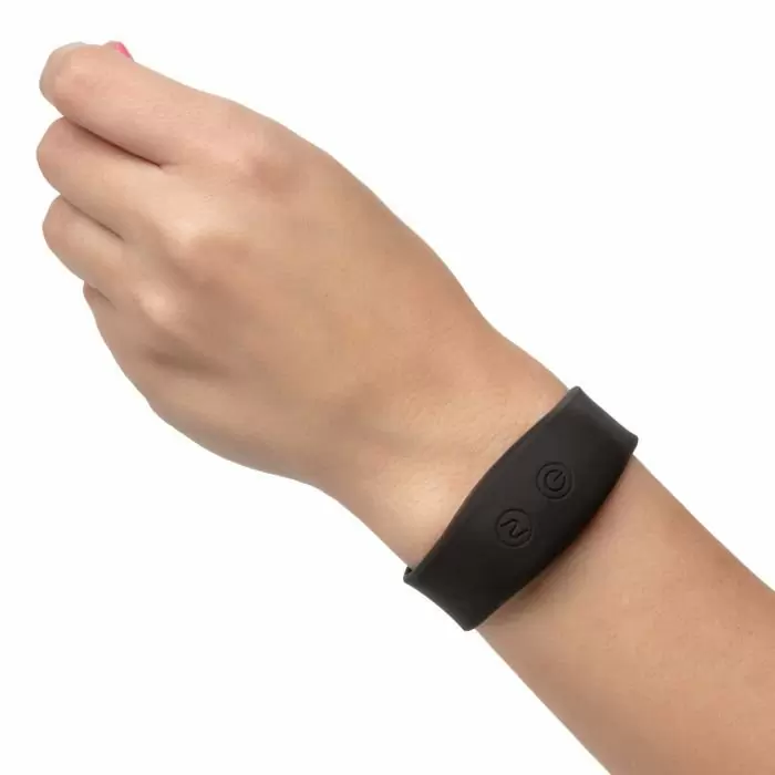 Вибропуля Wristband Remote Petite Bullet с пультом-браслетом - черный