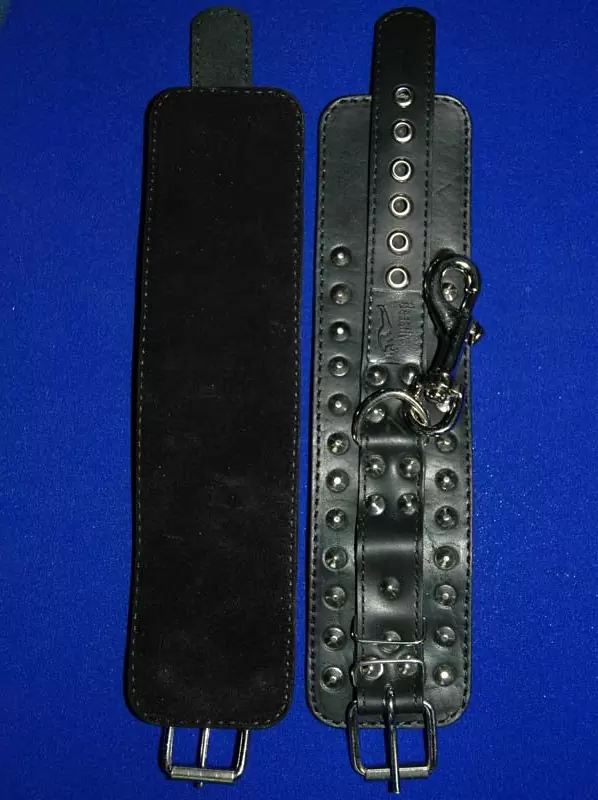 Наручники Sinful