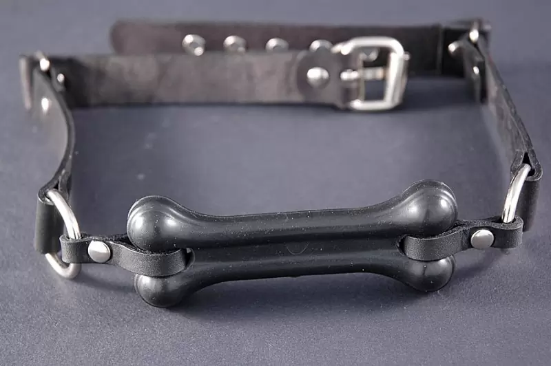 Трензель «Боун» черного цвета