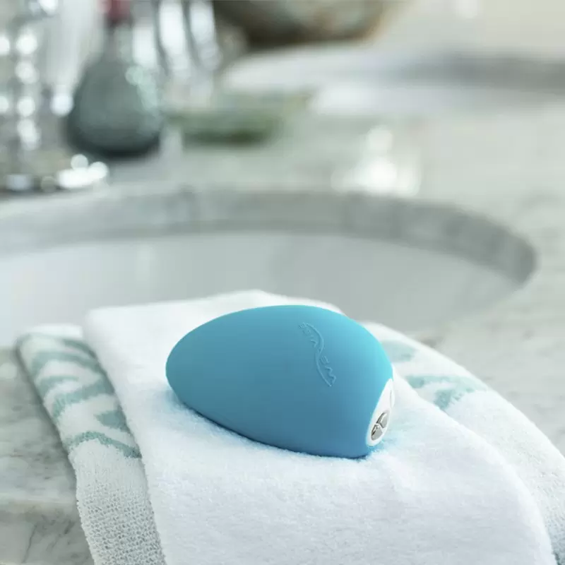 Вибромассажер для клитора на радиоуправлении We-Vibe Wish – голубой