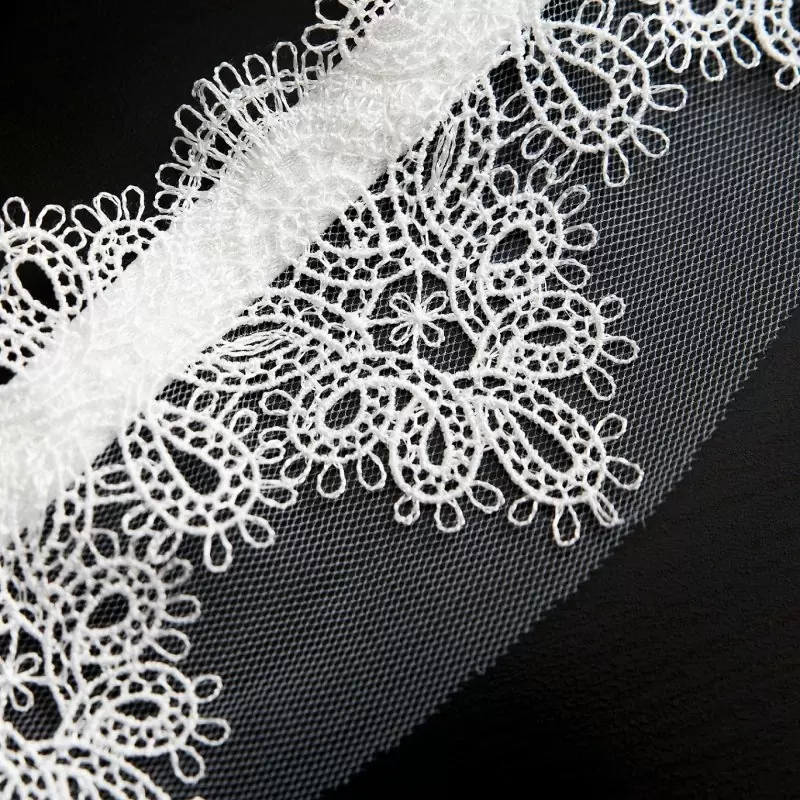 Кружевная маска-диадема ручной работы Dolce Piccante Delicati pizzi - белый