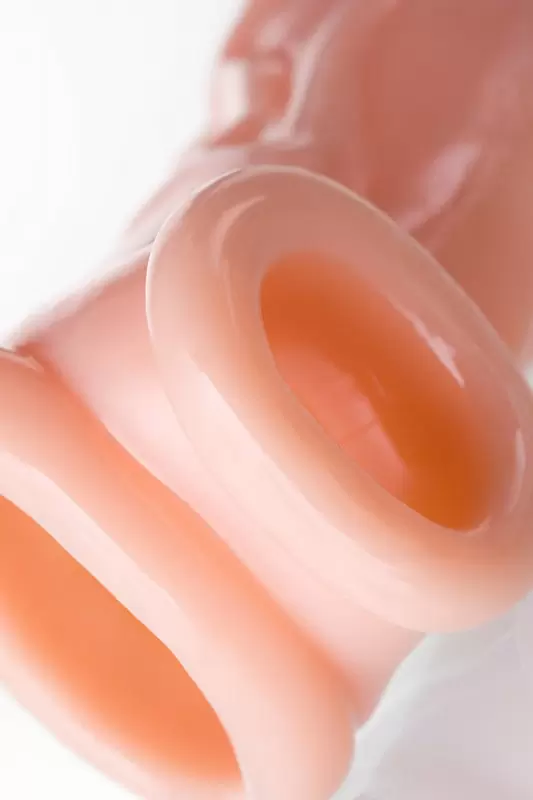 Реалистичная увеличивающая насадка на пенис TOYFA XLover с петлей на мошонку – телесный