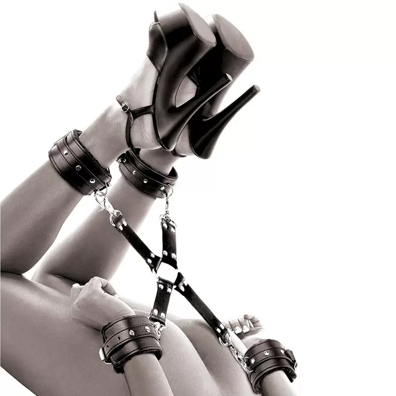 Бондаж Cumfy Hogtie крестообразный – черный	