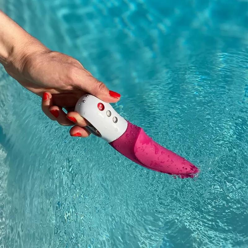 Универсальный вибратор Fun Factory Volta со стимулирующими лепестками, 12 режимов, с функцией блокировки, фуксия