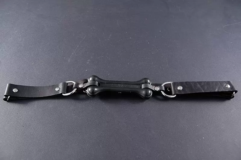 Трензель «Боун» черного цвета